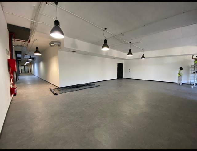 860M² OFFICE TO LET IN PAARDEN EILAND